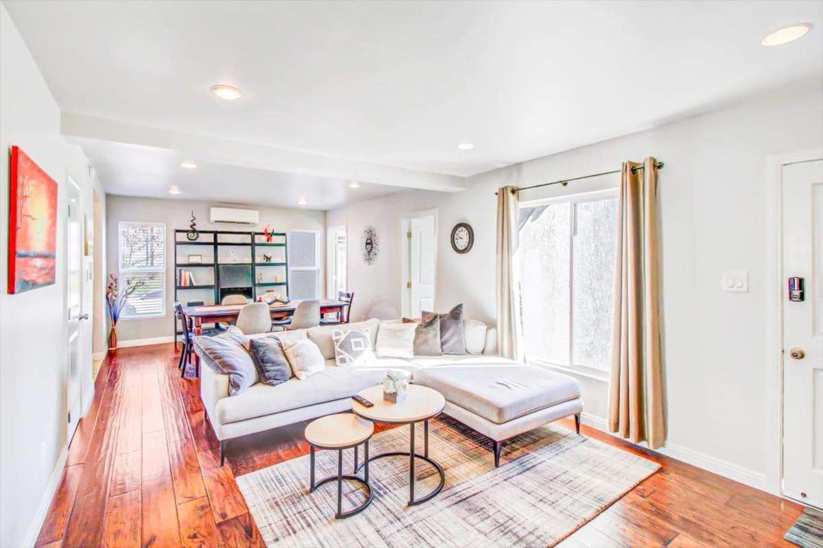 Modern 2-Bedroom Haven In The Heart Of La- Hud-Vp Los Angeles Exterior photo