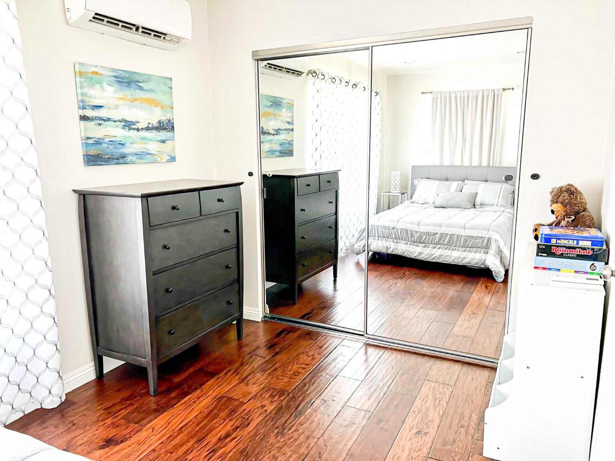 Modern 2-Bedroom Haven In The Heart Of La- Hud-Vp Los Angeles Exterior photo